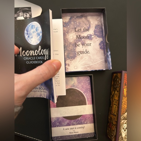 NEW Moonology oracle cards and Labyrinth tarot deck - Picture 7 of 8